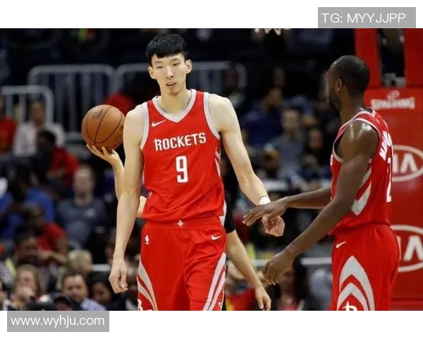 火箭球员周琦在NBA揭幕战中砍下双双，展现全面实力