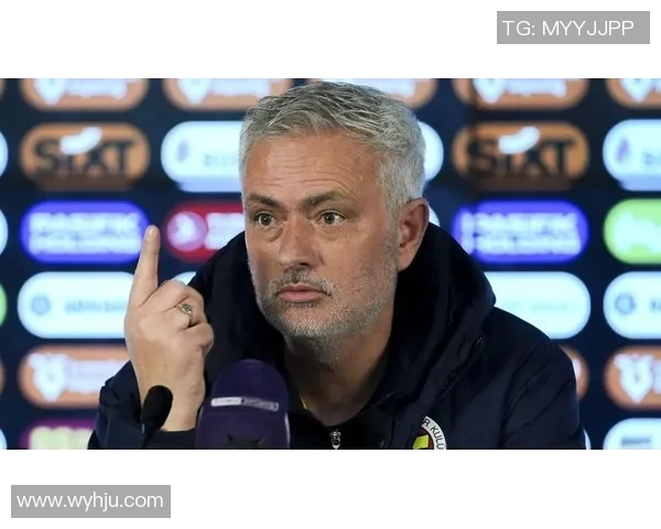 穆里尼奥因批评裁判被罚款25,000英镑:背后的故事与争议 穆里尼奥因批评裁判被罚款25,000英镑:背后的故事与争议